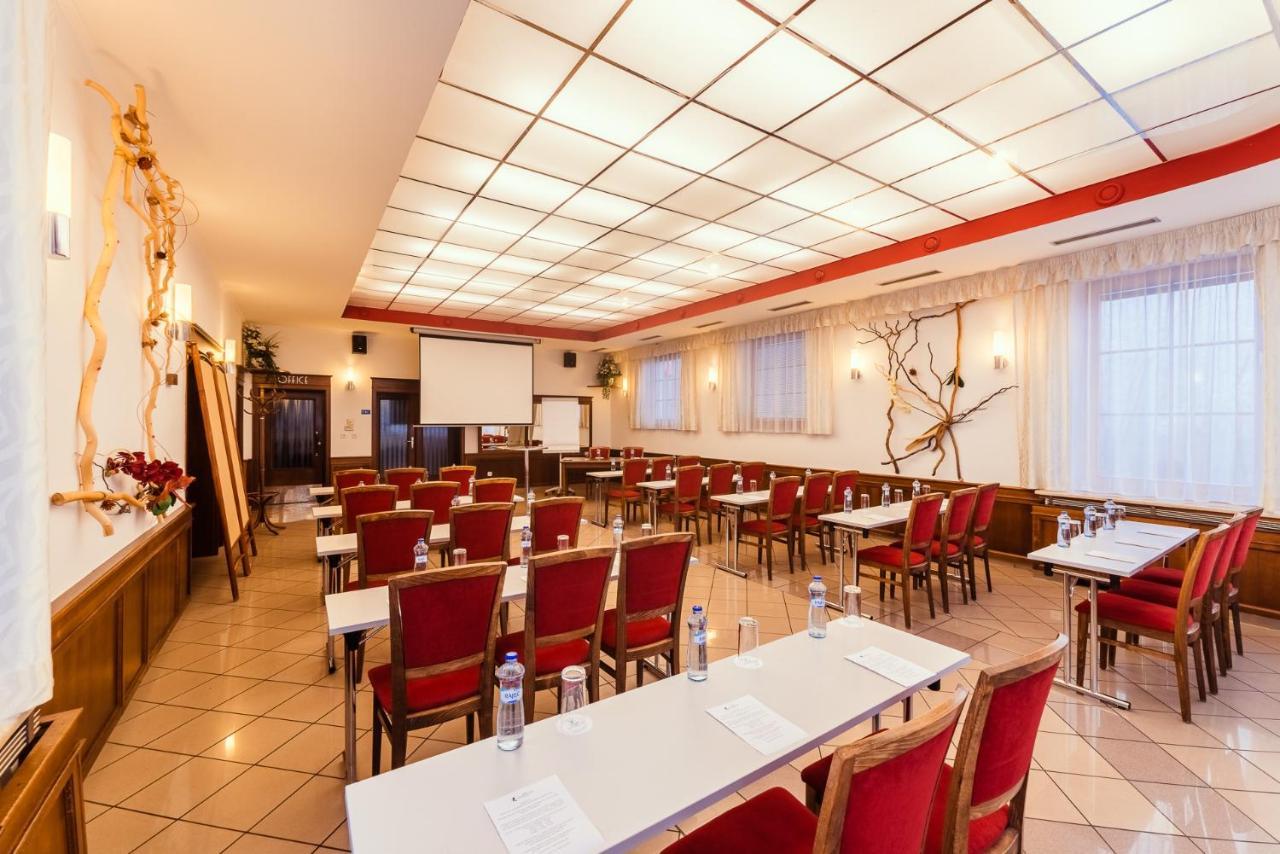 Hotel Velka Klajdovka Брно Экстерьер фото